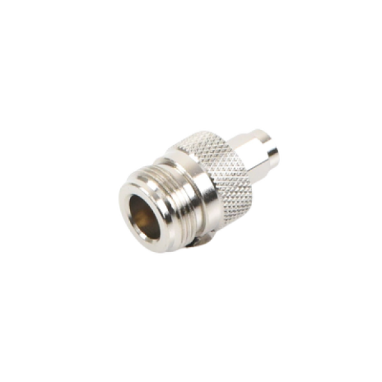 Adaptador en Linea de Conector SMA Macho a N Hembra, Niquel/ Oro/ Teflón.