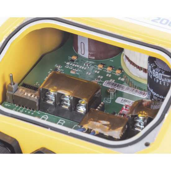 Controlador Universal  Solar  para Bombas CA, de 0.75HP - 1.0HP monofásica y hasta 1.5HP en trifásica 