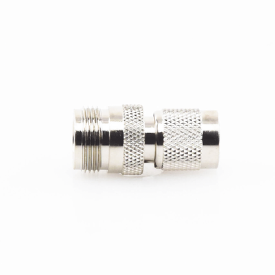 Adaptador en Línea de Conector TNC Macho a N Hembra, Níquel/ Oro/ Teflón.