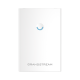 Punto de acceso para exterior Wi-Fi 802.11 ac 2.33 Gbps, Wave-2, MU-MIMO 4x4:4, de largo alcance con administración desde la nube gratuita o stand-alone.