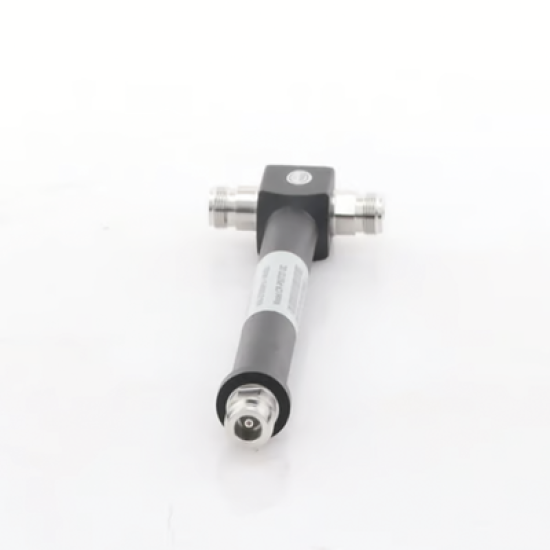 Divisor de Potencia de Dos Vías/ Splitter para distribuir la señal hacia dos antenas/  698-2700 MHz