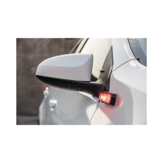 Luz Auxiliar Ultra Brillante X13 de 4 LEDs, color Rojo, con mica transparente.