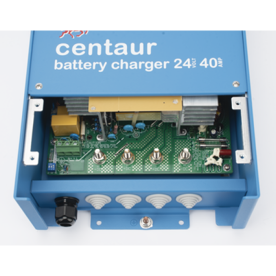 Centaur 24/40 / Cargador de Baterías 24V, 40A / Para Ambientes Marinos y Terrestres. /  Bancos de 160 a 400 Ah