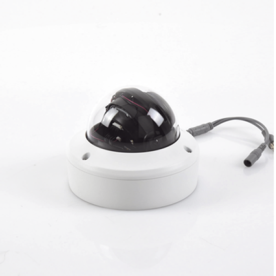 Domo TURBOHD 5 Megapixel / Lente Motorizado 2.7 - 13.5 mm / IR EXIR 40 mts / IK10 / IP67 / dWDR