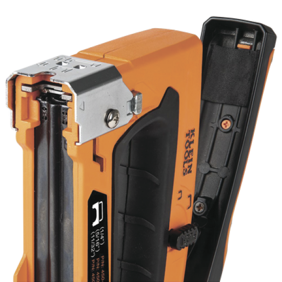 Grapadora para Cables de Voz, Datos y Video (UTP) a Madera / Tablaroca. Compatible con grapas 450-001, 450-002, 450-003