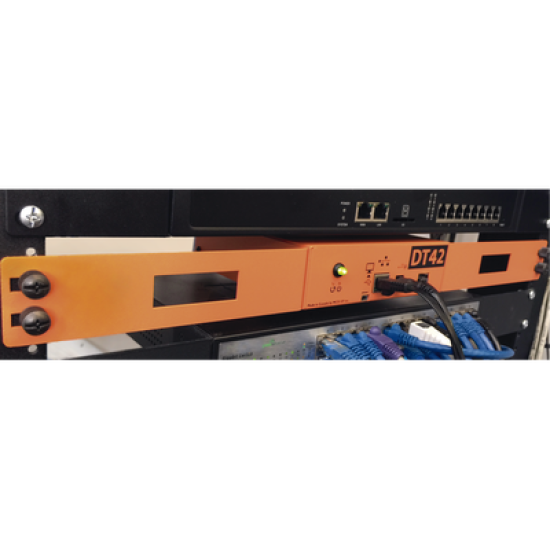 Receptora de alarmas IP Universal con 1 entrada de linea telefónica, para su central de monitoreo, recepción TCP/IP o GPRS, serie  M2M, paneles de alarma Hikvision, entre otros.