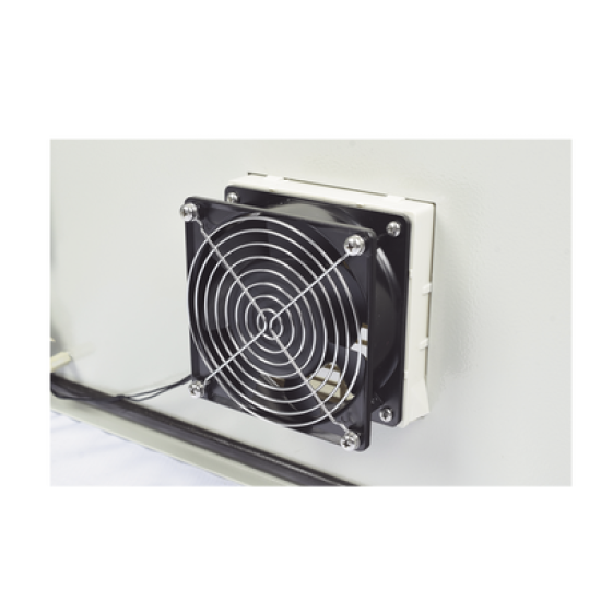 Gabinete Ventilado de Acero IP55 Uso en Exterior (500 x 700 x 250 mm) con Placa Trasera Interior Metálica y Compuerta Inferior Atornillable. Incluye Ventilador, Ventilas, filtros, Chapas y Llave T.