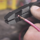 Pinza Híbrida con Ponchadora de 8