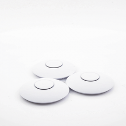 Paquete de 3 Access Point UniFi 802.11ac Wave 2, MU-MIMO4X4 con antena Beamforming, hasta 1.7 Gbps, para interior PoE 802.3af, soporta 200 clientes, No incluyen PoE´s