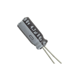 Capacitor Electrolítico de Aluminio, Radial de 4.7 µFd, 50 Vcc, 105 °C, 5 x 11.7 mm.
