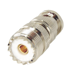 Adaptador en Linea para 50 Ohm, Conector BNC Macho-UHF Hembra (SO-239), Níquel/ Oro/ Delrin.