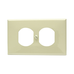 Placa de plástico para contacto dúplex color marfil.