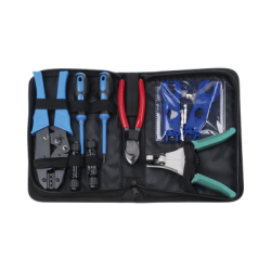 Juego de Herramientas y Accesorios, para Instalación de Sistema Solar. Incluye: Pinzas (3), Desarmadores (2), Llaves (2) y Accesorios (7).